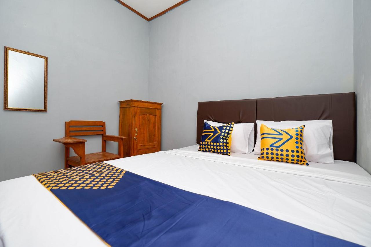 SPOT ON 2821 Griya Kawula Syariah Hotel Surakarta  Luaran gambar