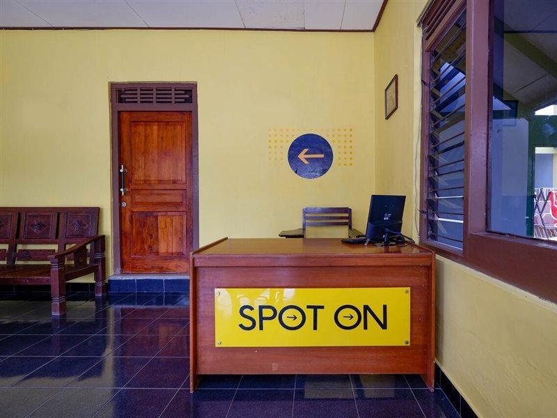 SPOT ON 2821 Griya Kawula Syariah Hotel Surakarta  Luaran gambar