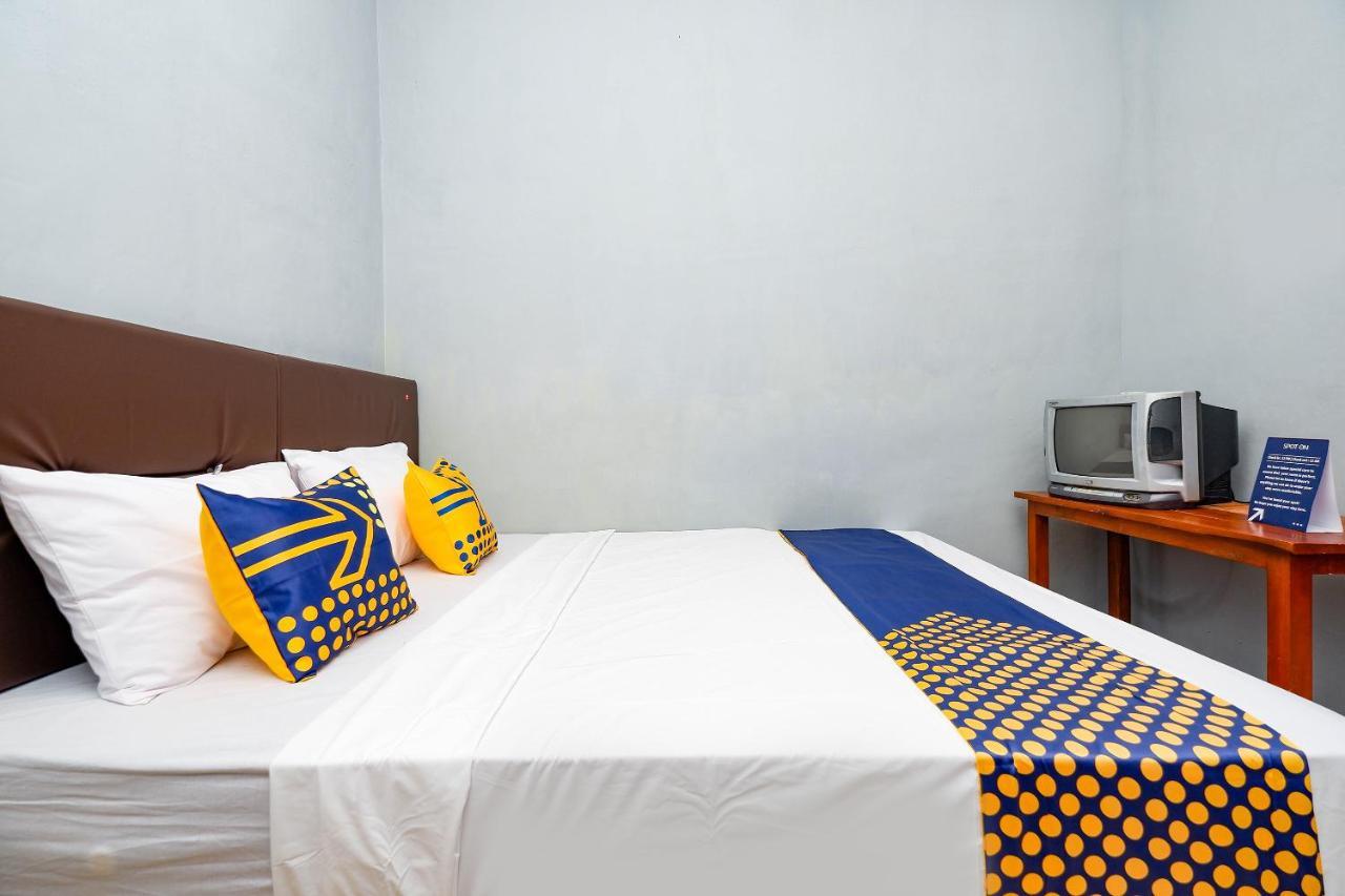 SPOT ON 2821 Griya Kawula Syariah Hotel Surakarta  Luaran gambar