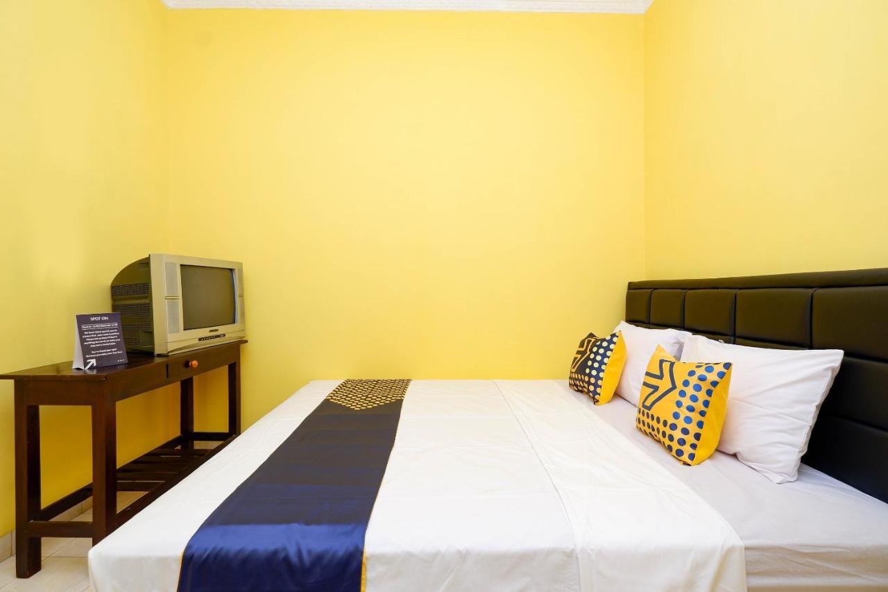 SPOT ON 2821 Griya Kawula Syariah Hotel Surakarta  Luaran gambar