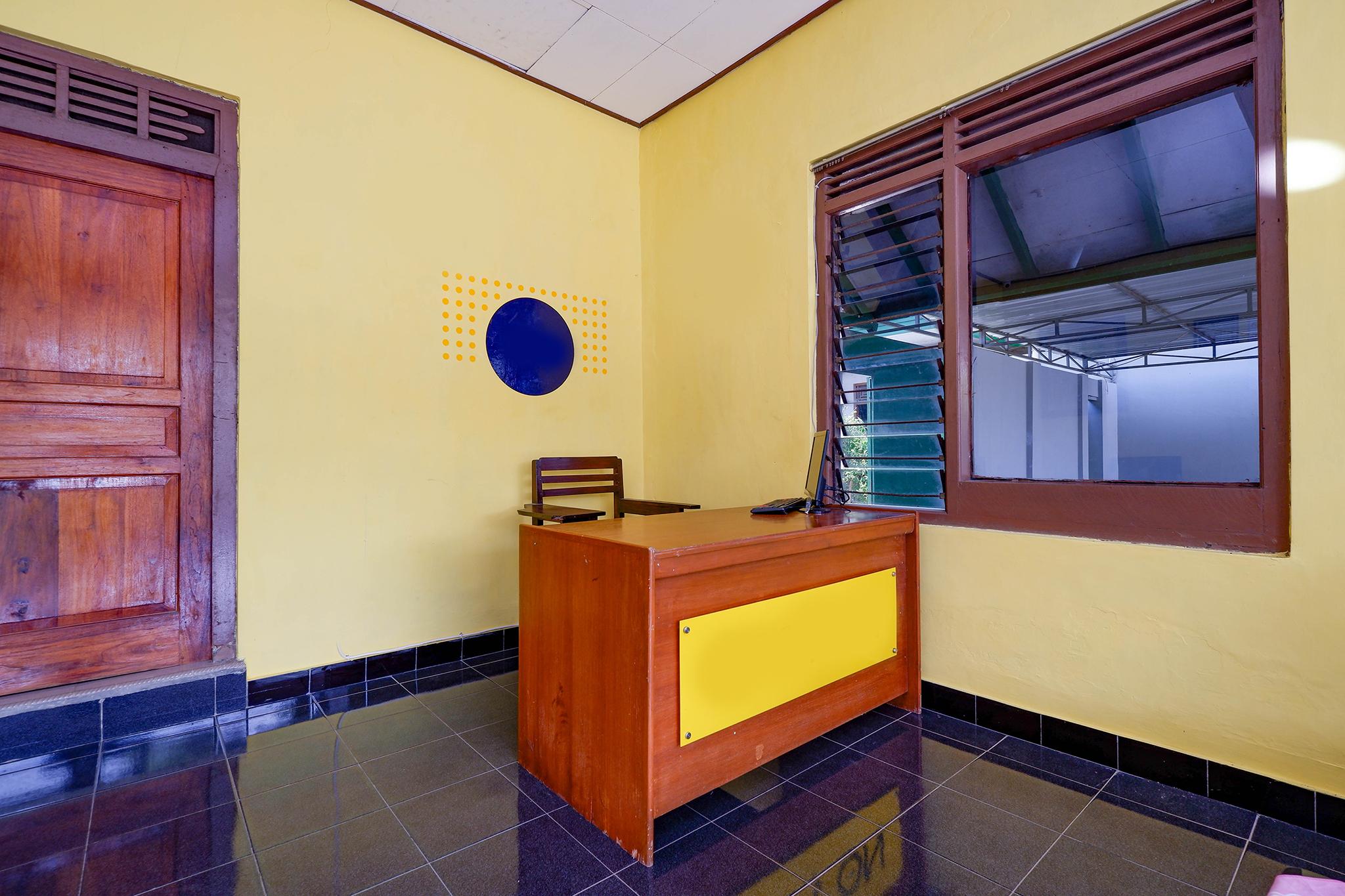 SPOT ON 2821 Griya Kawula Syariah Hotel Surakarta  Luaran gambar