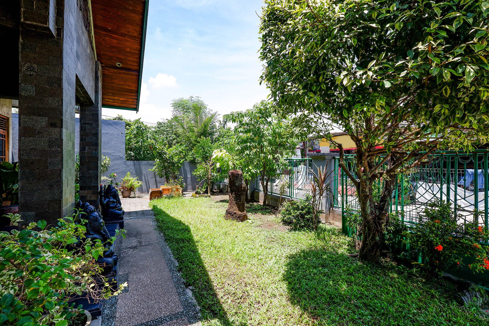 SPOT ON 2821 Griya Kawula Syariah Hotel Surakarta  Luaran gambar