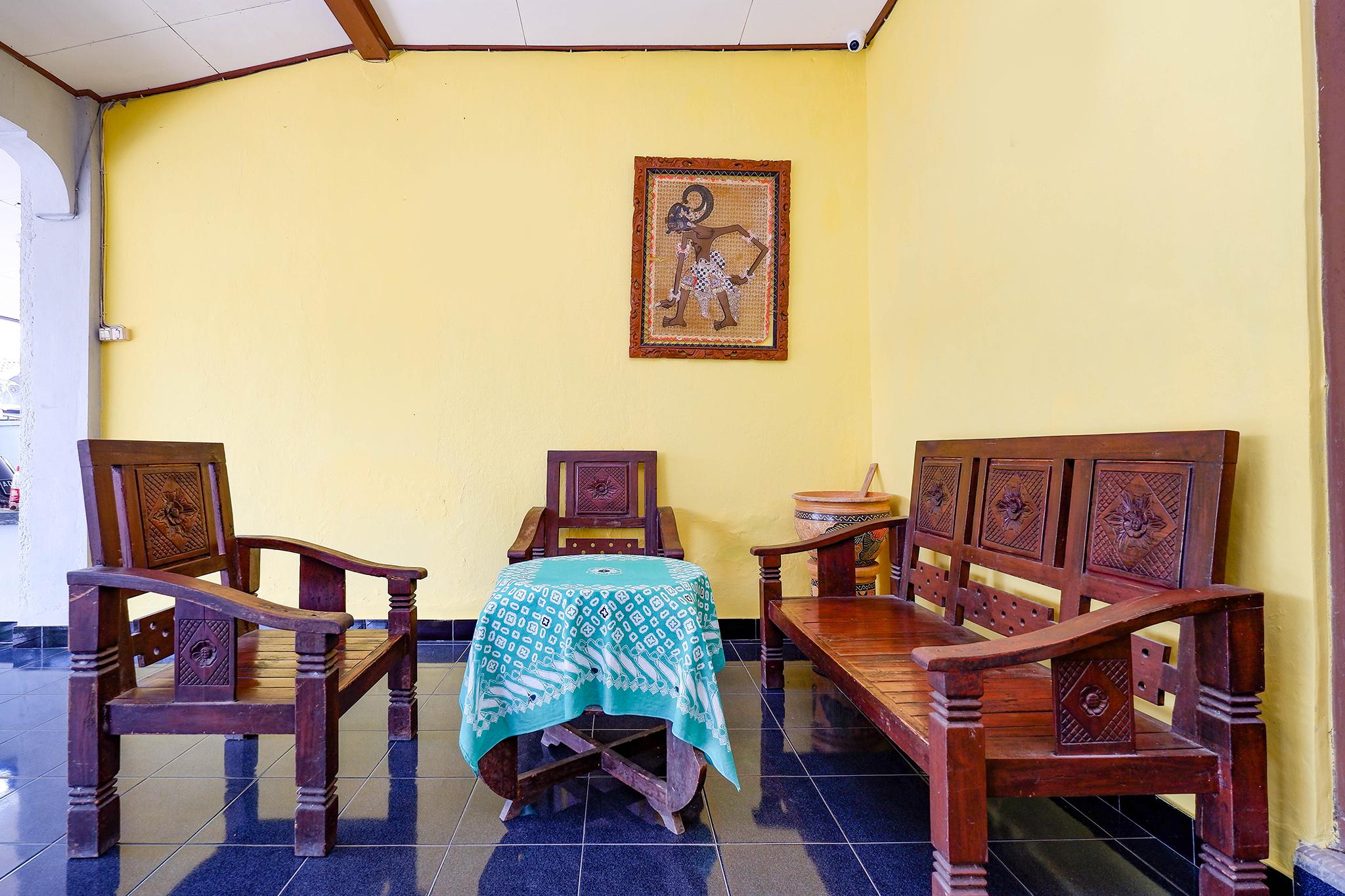 SPOT ON 2821 Griya Kawula Syariah Hotel Surakarta  Luaran gambar